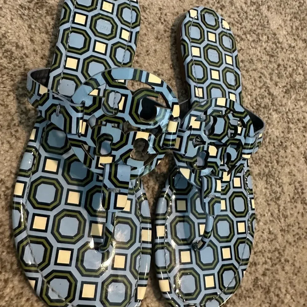 Tory Burch Miller Chambray Geometric Patent Leather Thong Sandal 8